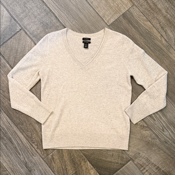 Halogen Cashmere V Neck Sweater Medium - Picture 2 of 8